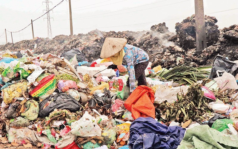 Cần giải pháp khả thi xử lý rác thải đô thị